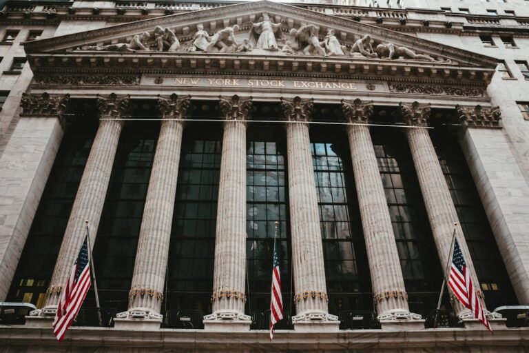 Illustrative bank building, not a picture of Silicon Valley Bank